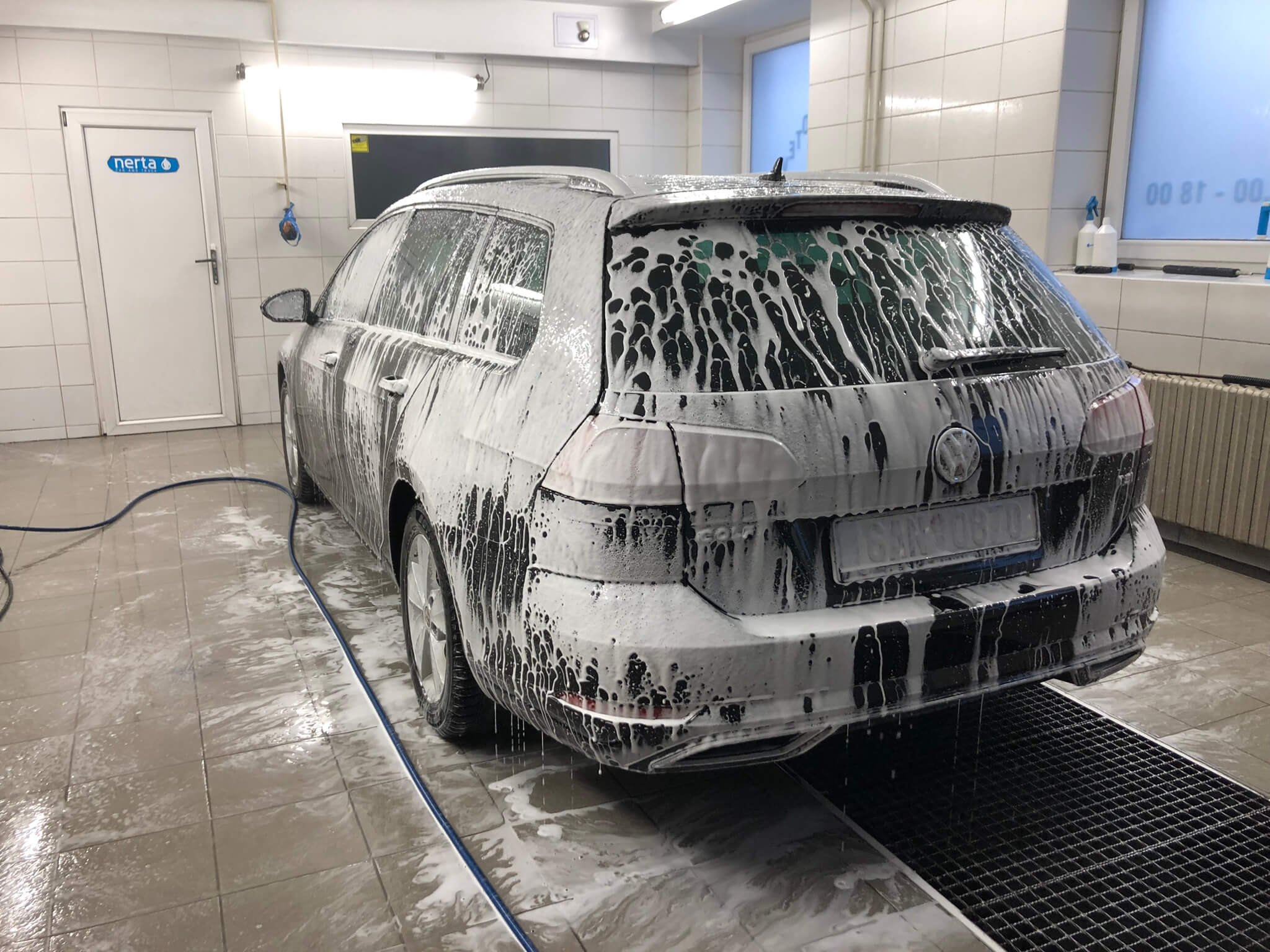 Mytí auta rychlovoskem
