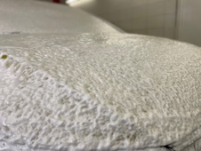 SNOW FOAM vytváří extrémně bohatou pěnu. Ideální pro ruční mytí.