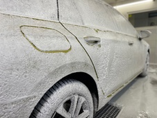 SNOW FOAM vytváří extrémně bohatou pěnu. Ideální pro ruční mytí.